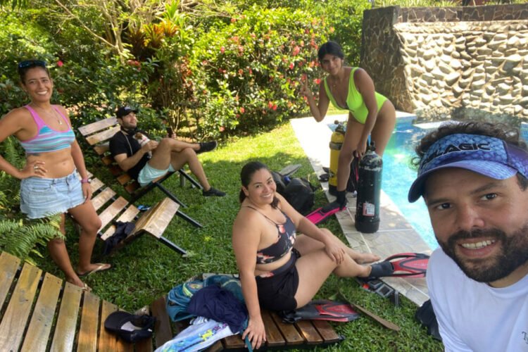Tours y Cursos de Buceo en Playa Dominical Puntarenas Costa Rica