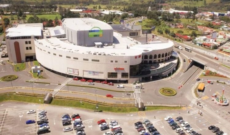 Mall Paseo Metrópoli en Cartago