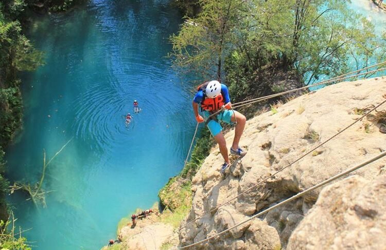 Tour extremo de Rappel por Cascadas en Alajuela