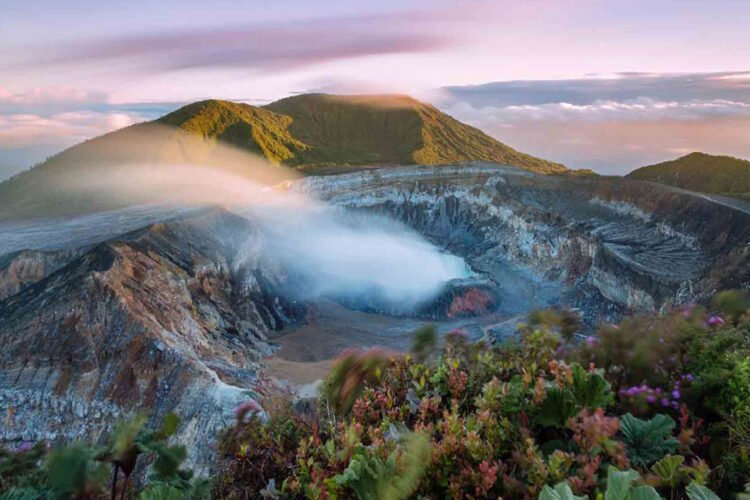 Los 30 Volcanes Turísticos de Costa Rica (2025)